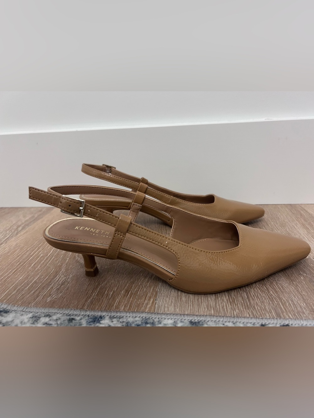 Kenneth Cole Camel Brown Slingback Kitten Heel Pumps with Gold Accents Size 7.5